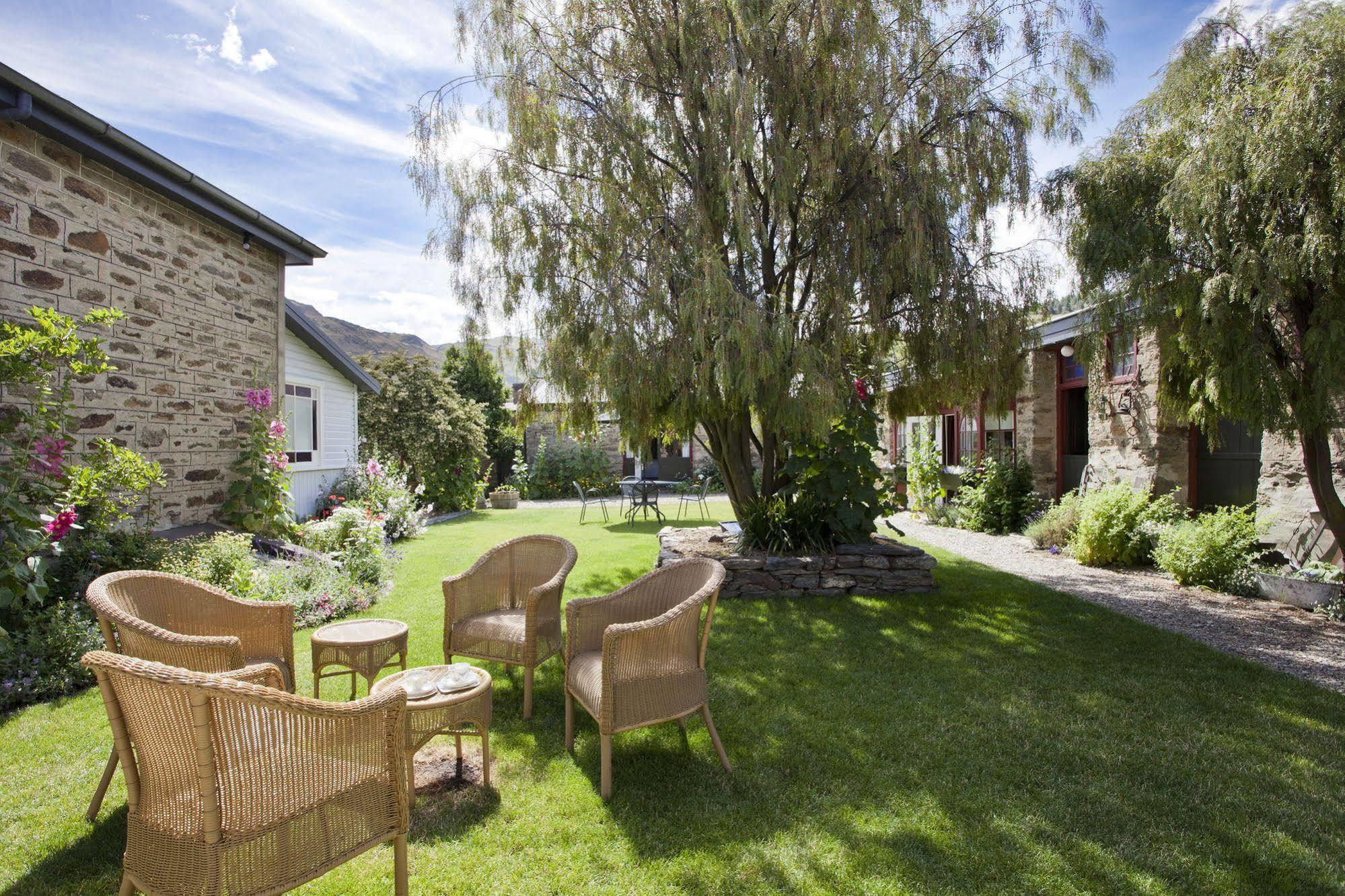 Olivers Central Otago Bed & Breakfast Clyde Exterior photo